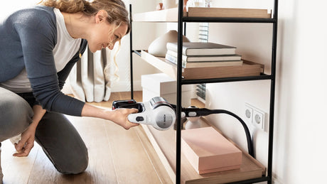 EAN 4242005307012 - Bosch BCS711XXL aspiradora de pie y escoba eléctrica Aspiradora escoba Batería Secar Sin bolsa 0,3 L Blan imagen 14