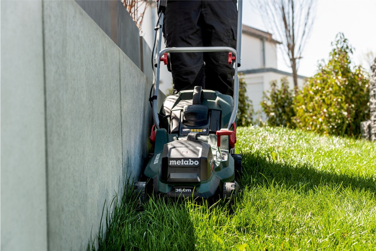 Cortacésped  Metabo Rm 36-18 Ltx Bl 36  De Empuje A Gasolina Batería Negro