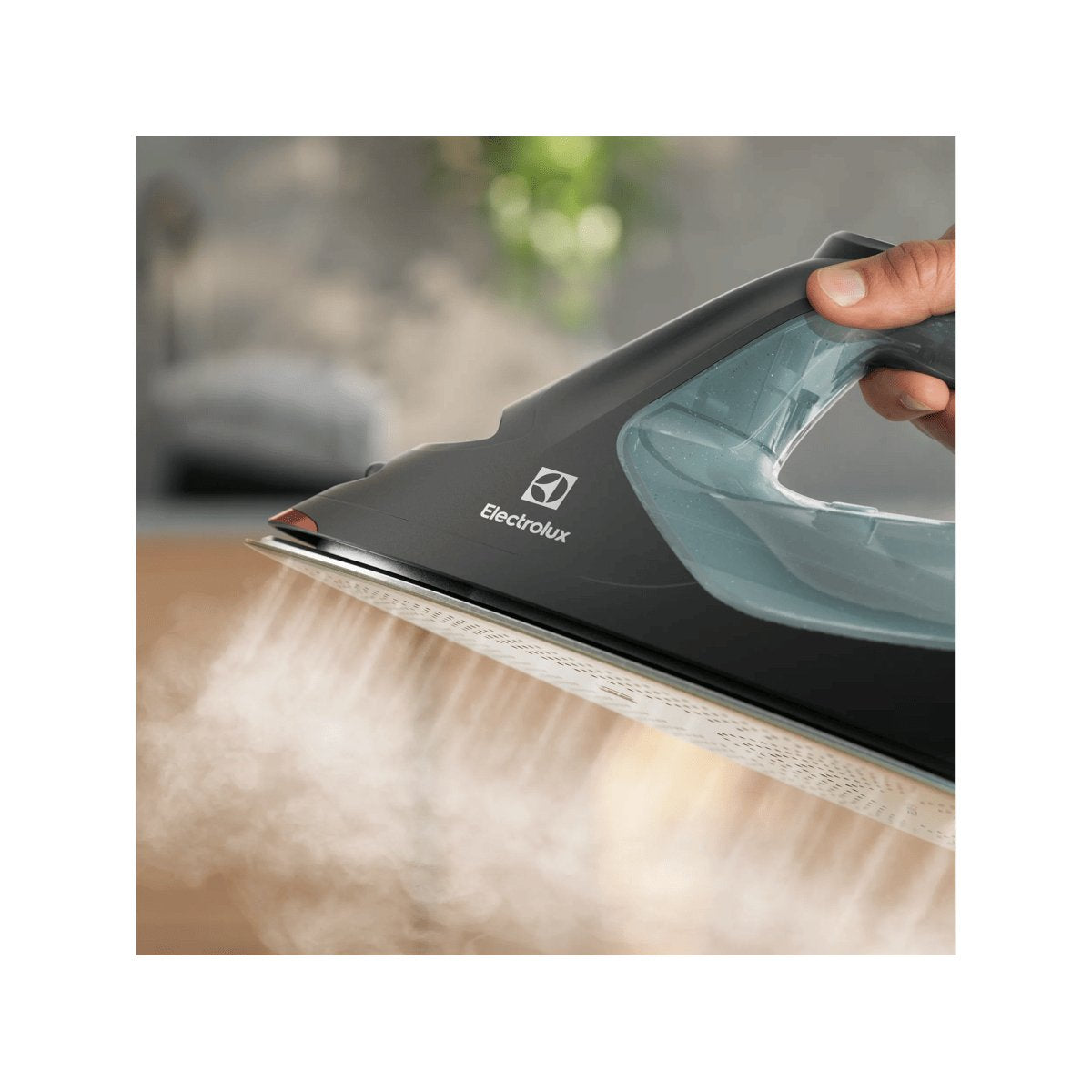 EAN 7332543996117 - Electrolux E8SI2-8OG Plancha a vapor Suela RESILIUM 2800 W Verde imagen 3