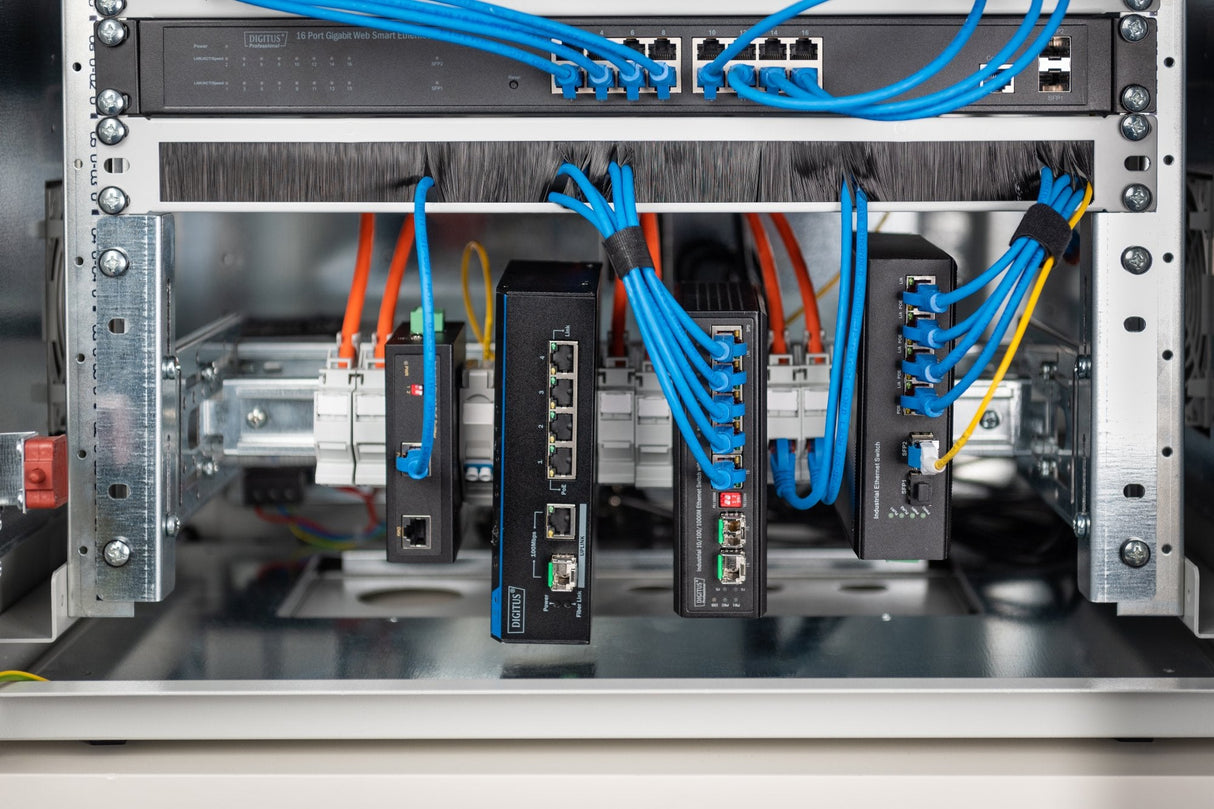 EAN 4016032456100 - Digitus DN-19-DIN-4U kit de montaje Plata Acero galvanizado imagen 4