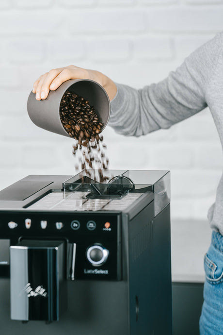 EAN 4006508228010 - Melitta 630-212 Totalmente automática Máquina espresso 1,8 L imagen 8