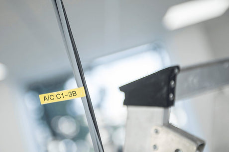 EAN 4977766774819 - Brother PT-E110 impresora de etiquetas Transferencia térmica 180 x 180 DPI 20 mm/s HGe/TZe QWERTY imagen 5