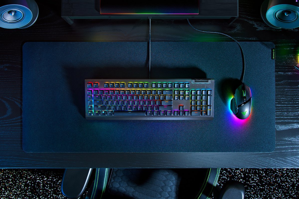 Razer Blackwidow V4 X Mechanical Gaming Keyboard, Verde Switch, Nordic Layout, Wired, Black