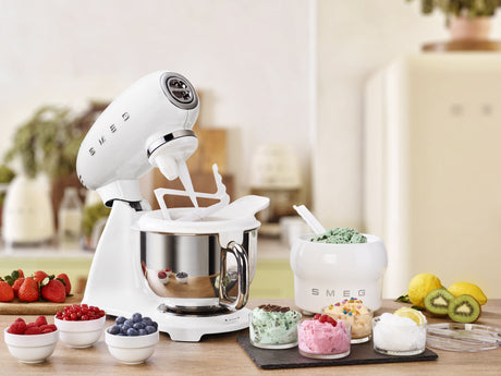 EAN 8017709277697 - Smeg SMF03WHEU batidora Batidora de varillas 800 W Blanco imagen 16