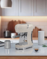 EAN 8017709324827 - Smeg ECF02CREU cafetera eléctrica Manual Máquina espresso 1,1 L imagen 12