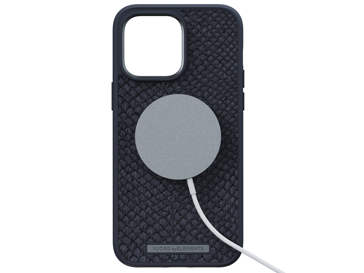 EAN 8720574621419 - Njord byELEMENTS Salmon Leather Magsafe funda para teléfono móvil 17 cm (6.7") Negro imagen 3