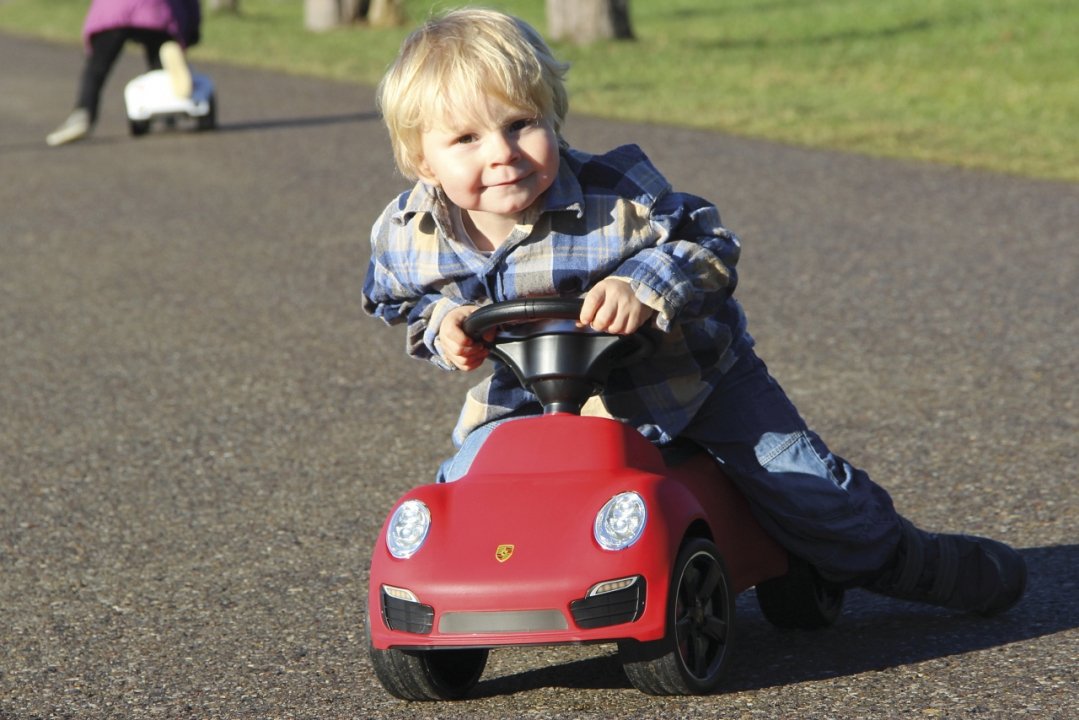Jamara Rutscher Porsche 911 Rojo 1,5+