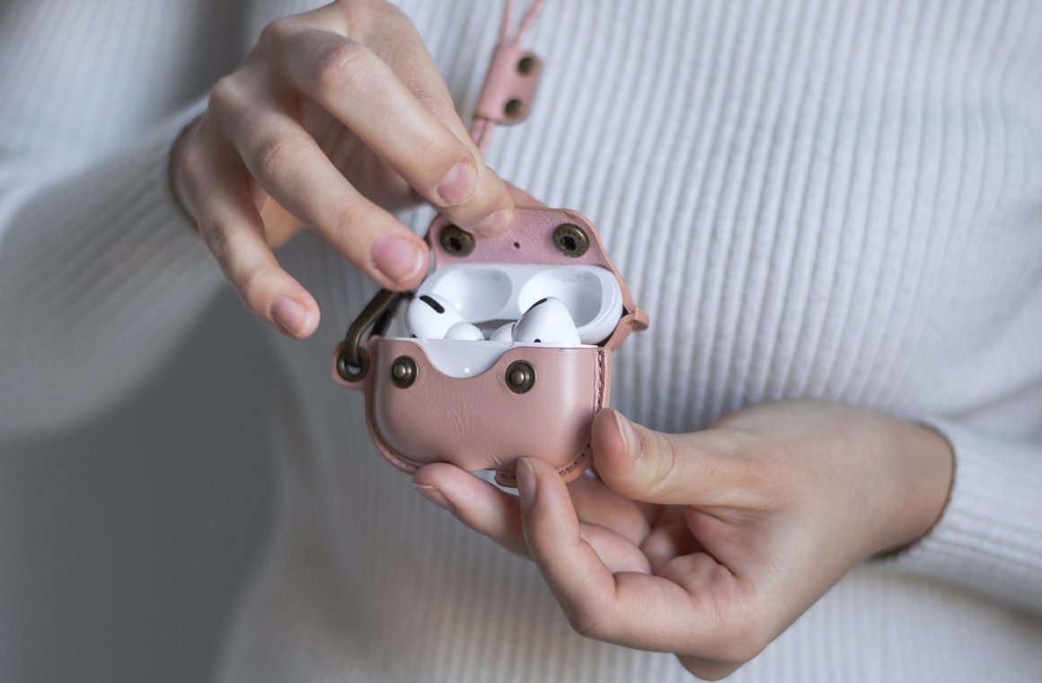 Woodcessories Aircase Airpod Pro Leather Necklace Case Old Rose