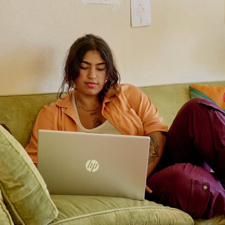 EAN 0197497382365 - HP 15-fd0011ns Intel® Core™ i7 i7-1355U Portátil 39,6 cm (15.6") Full HD 16 GB DDR4-SDRAM 1 TB SSD Wi-Fi  imagen 8