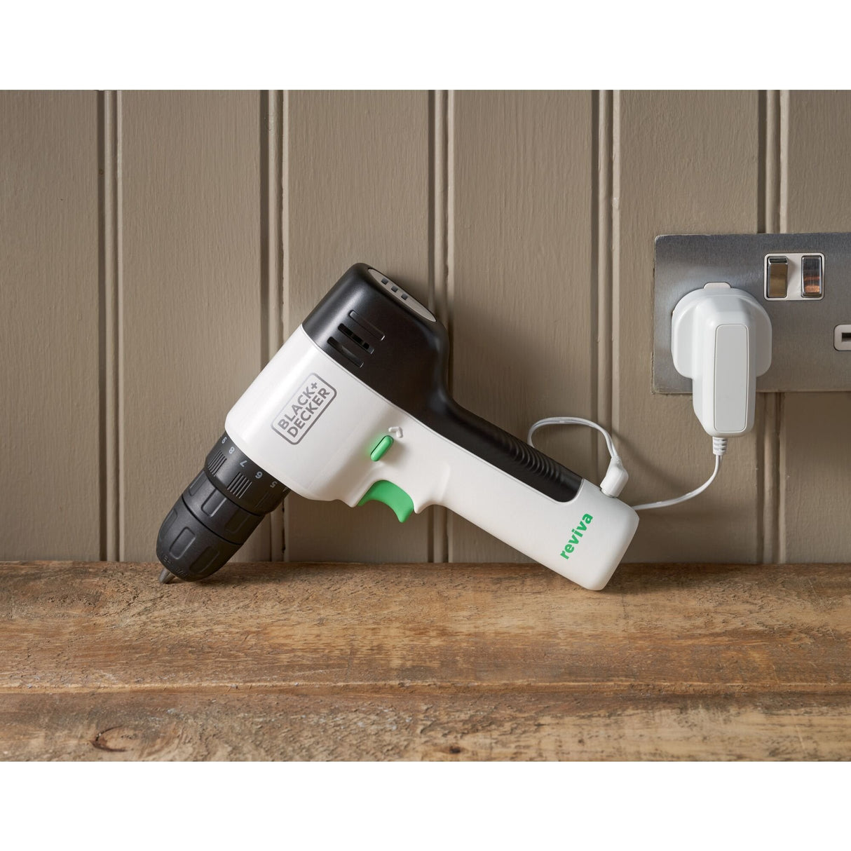 Taladro Atornillador A Batería Black+Decker Reviva, 12 Voltios Blanco/Negro, Batería De Ion De Litio Integrada 1,5 Ah Revdd12c-Qw