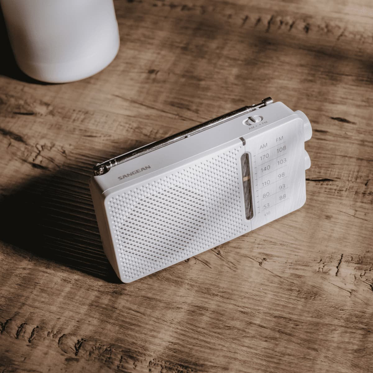 Sangean Sr-36 Blanco Radio Fm/Am Altavoz Integrado Antena Telescópica Salida Auriculares