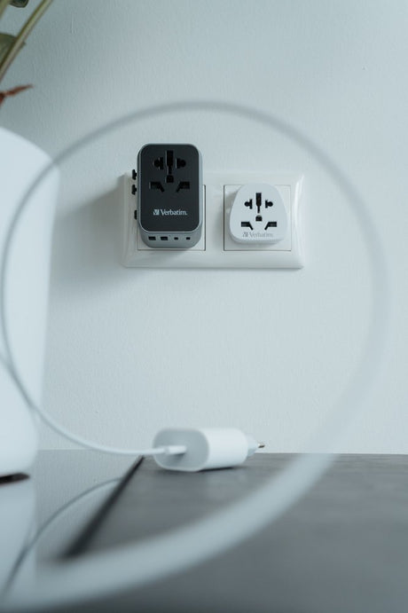 EAN 0023942495451 - Verbatim 49545 adaptador de enchufe eléctrico Universal imagen 21