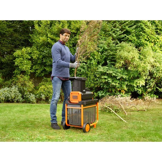 EAN 5035048706824 - Black & Decker BEGAS5800-QS triturador de césped 2800 W 45 L imagen 9