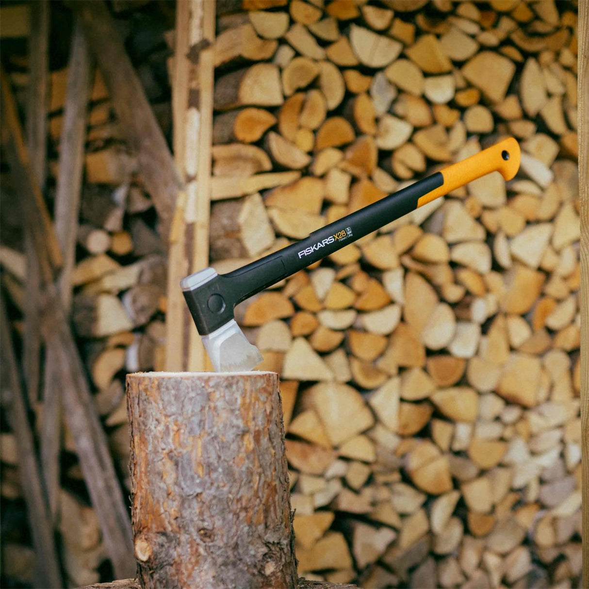 Hacha De Dividir Fiskars X-Series X28 Con Hoja En M, Negro/Naranja, Mango Largo 1069107