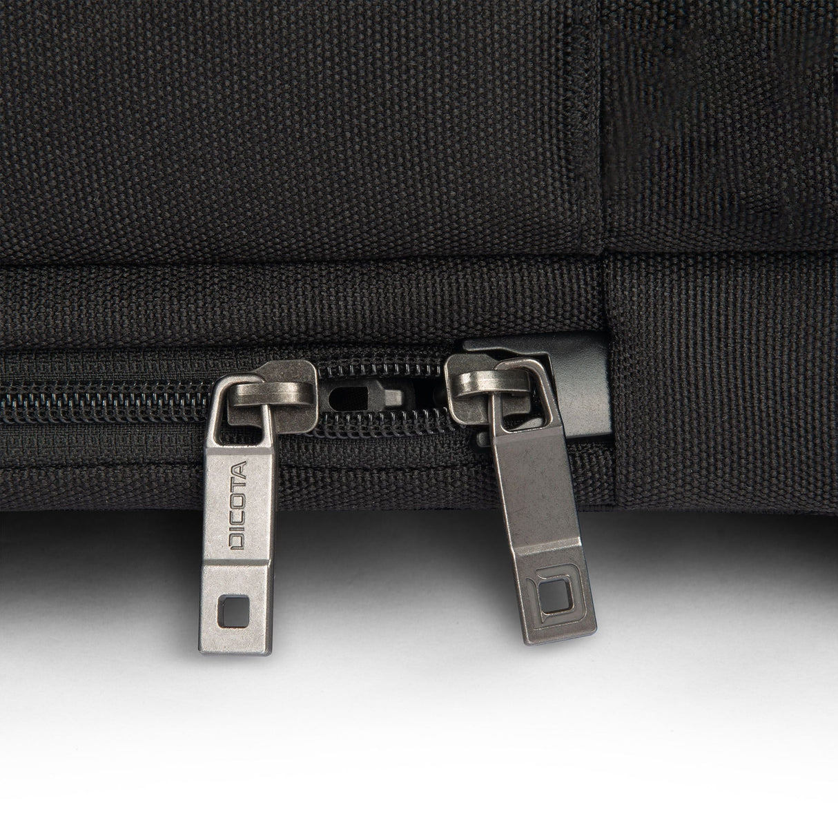 EAN 7640239423237 - DICOTA D32173-RPET maletines para portátil 32,8 cm (12.9") Maletín Negro imagen 9