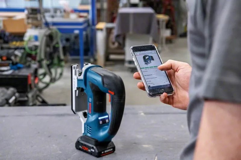 Sierra De Calar Inalámbrica Bosch Gst 18v-155 Bc Professional, 18 Voltios (Azul/Negro, 2x Batería Procore18v 4.0ah, En L-Boxx) 06015b1002