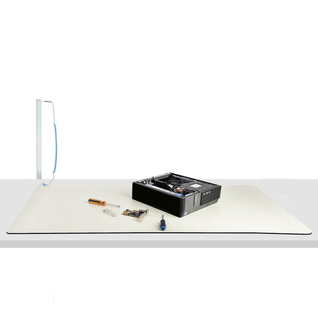 Startech Alfombrilla Antiestática Para La Reparación De Electrónicos Con Cable De Toma A Tierra Removible 60cmx120cm