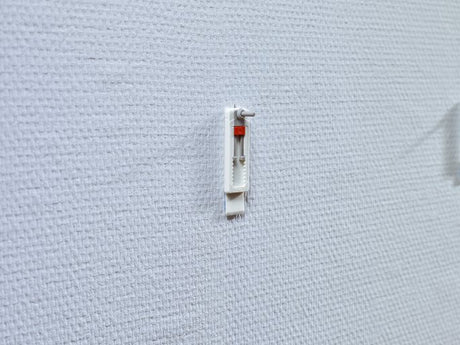 EAN 4042448340498 - TESA 77775-00000 Interior Gancho universal Gris, Rojo, Blanco 2 pieza(s) imagen 33