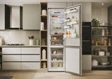 Cncq2t620dw Candy       Fridge