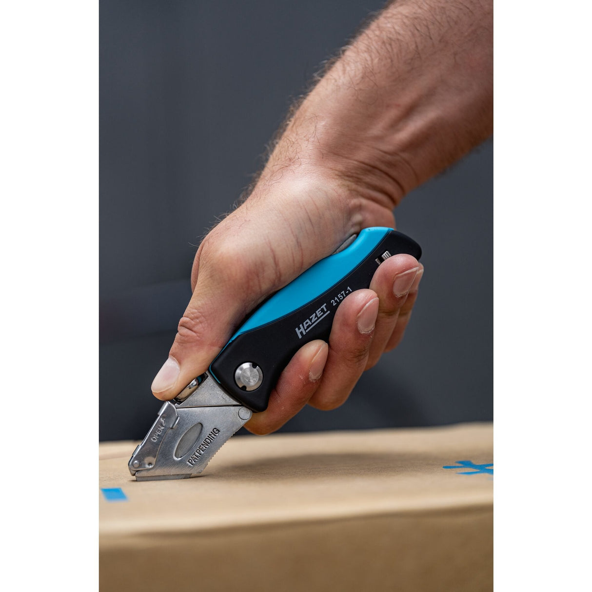Navaja Hazet 2157-1 (Negro/Azul, Mango Cómodo De Abs Resistente A Golpes) 2157-1 2157-1
