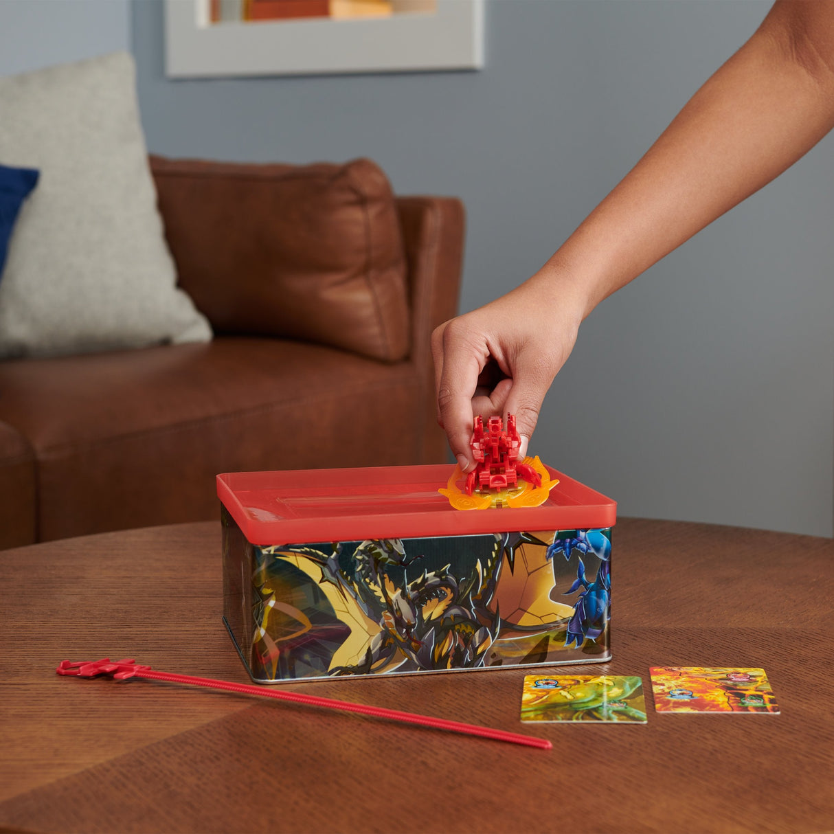 Spin Master Bakugan 2023 Baku-Tin Con Special Attack Mantid, Juego De Habilidad Con Caja De Almacenamiento, Figura De Acción Y Cromos 6067046