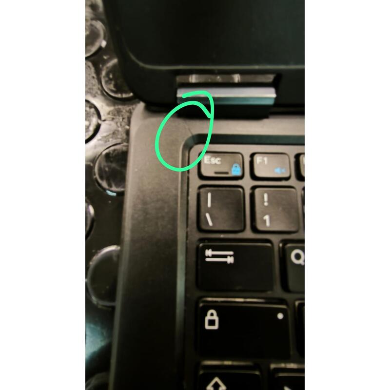 Portátil Reacondicionado Dell Latitude E7250 I5-5300u 8gb 256gb-Ssd 12.5"Hd W10p Instalado No Touchpad+Roturas Cover  Teclado Italiano 1 Año De Garantia