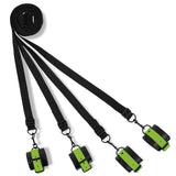 Set De Ataduras Para La Cama Con Esposas Que Brillan En La Oscuridad