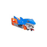 Vehículo De Juguete Hot Wheels Hungry Shark Transporter Gvg36