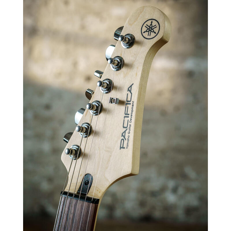 Yamaha Pac112j Guitarra Eléctrica 6 Cuerdas Negro